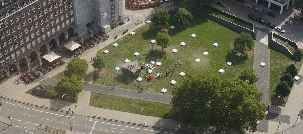 Birds eye view of the Domplatz in Hamburg, various excavation equipment is visible.